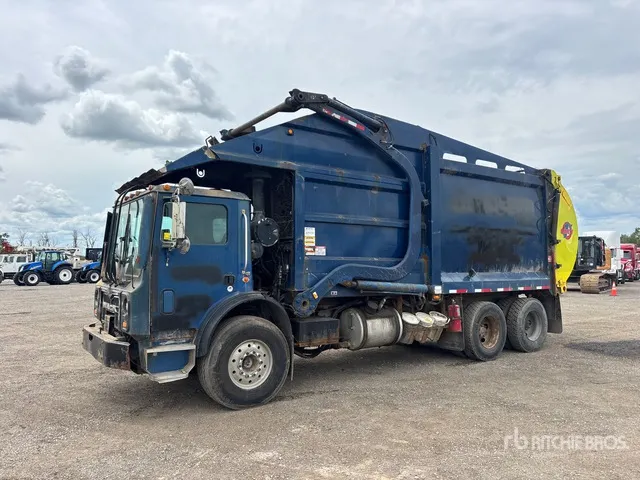 2011 Mack MRU613 6x4 Front Loader Waste Collection Truck
