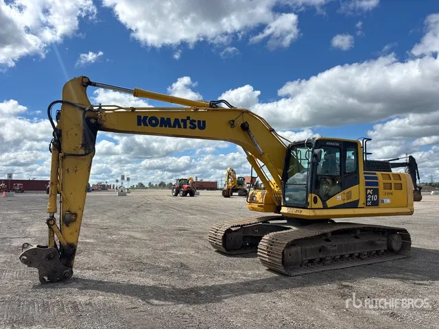 2017 Komatsu PC210LC-11 Tracked Excavator
