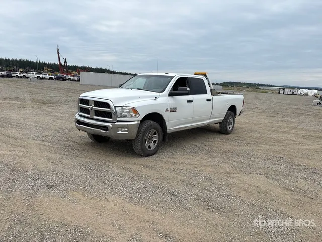 2017 Ram 3500 SLT 4x4 Crew Cab Pickup