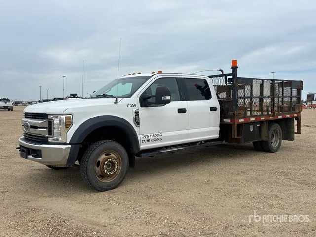 2019 Ford F-550 XLT 4x4 Crew Cab Flatbed Truck