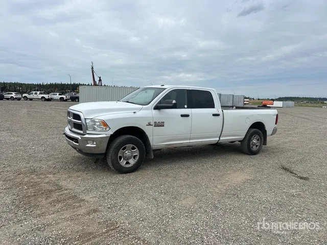 2017 Ram 3500 4x4 Crew Cab Pickup