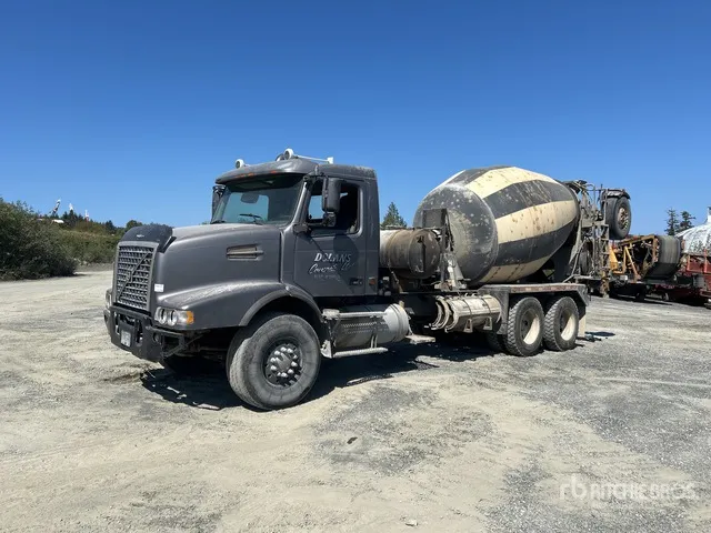 2005 Volvo VHD Mixer Truck
