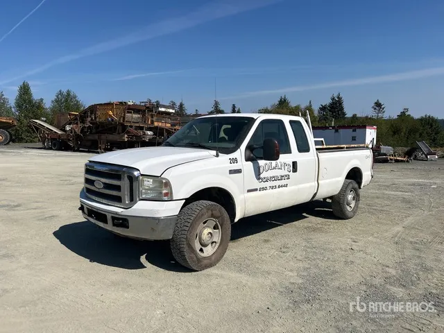 2007 Ford F-350 4x4 Crew Cab Pickup
