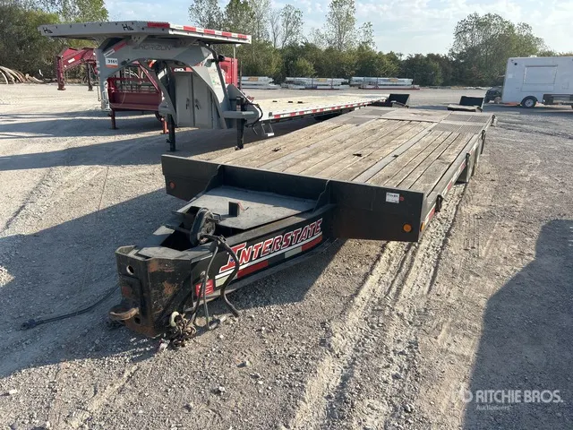 2016 Interstate 40DLA 27 ft T/A Equipment Trailer