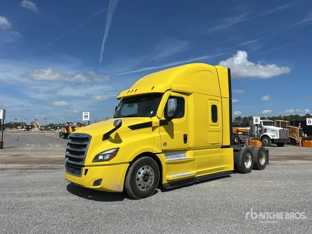 2023 Freightliner Cascadia 126 6x4 T/A Sleeper Truck Tractor (Inoperable)