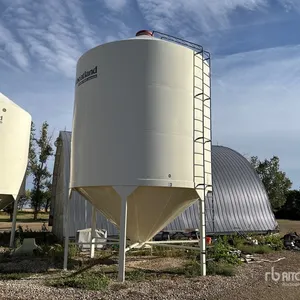 Wheatland GrainMax +/- 1838 bu 3 Ring Smooth Wall Hopper Grain Bin