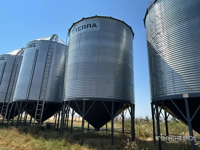 Viterra +/- 4900 bu 5 Ring Hopper Grain Bin