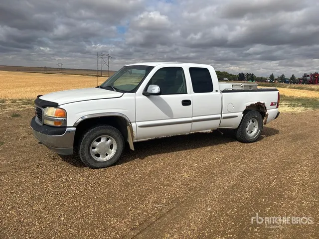 1999 GMC Sierra 1500 4x4 Extended Cab Pickup