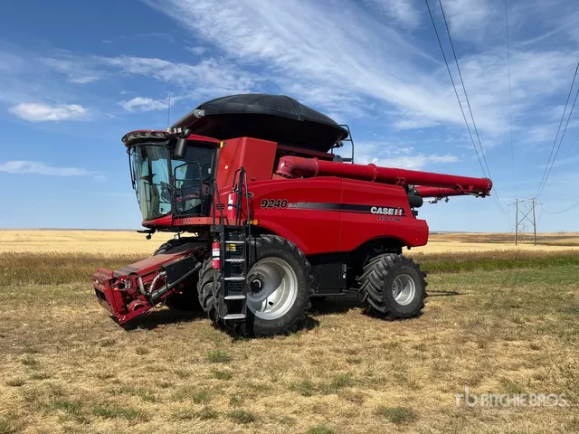 Case IH 9240 Combine Harvester