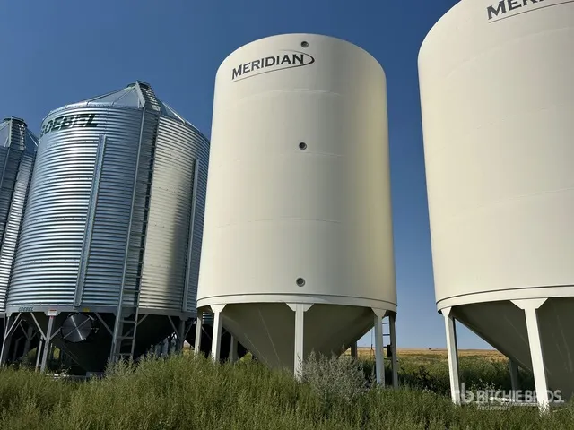 Meridian M1620 4 Ring Fertilizer Hopper Grain Bin