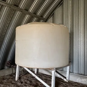 1250 gal Poly Water Tank