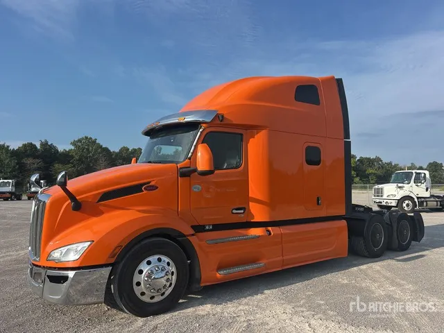2022 Peterbilt 579 6x4 T/A Sleeper Truck Tractor