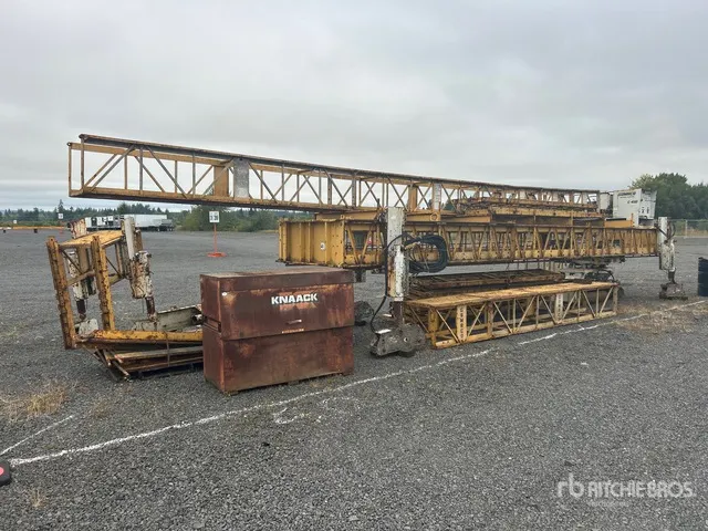 Gomaco Bridge Deck Finisher