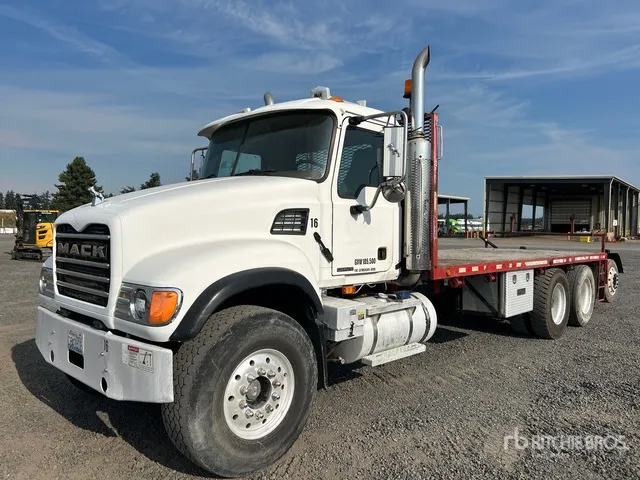 2003 Mack CV713 8x4 Flatbed Truck