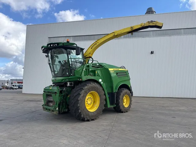 2020 John Deere 8300 4WD Ensileuse Forage Harvester