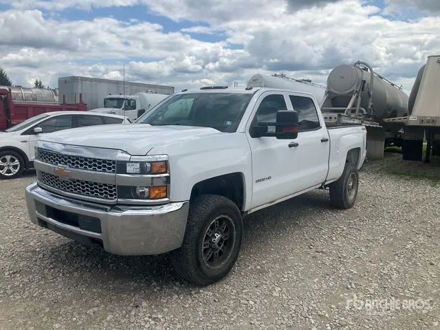 2019 Chevrolet Silverado 2500HD 4x4 Crew Cab Pickup