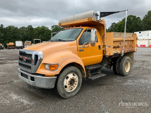 2006 Ford F-650 4x2 S/A Dump Truck
