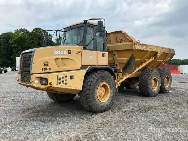 2005 John Deere 300D Articulated Dump Truck