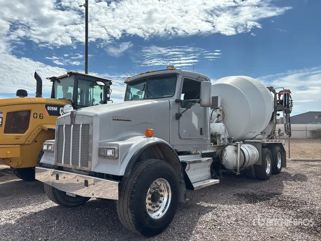 2014 Kenworth W900 8x4 Mixer Truck (Inoperable)