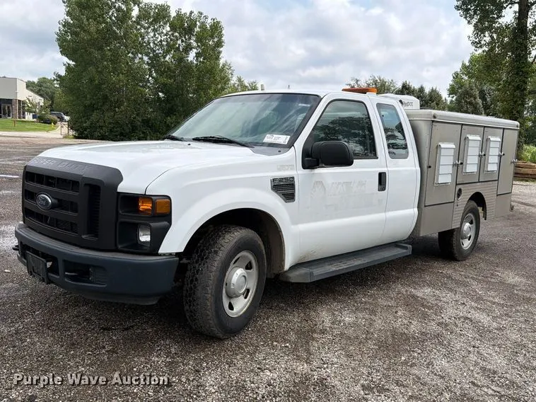 2009 Ford F250 Super Duty XL Ext. Cab animal control pickup truck