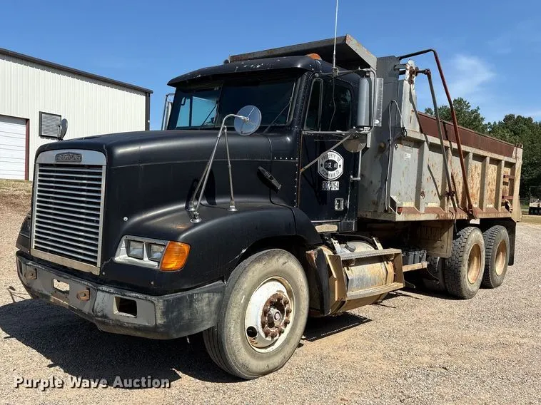 1996 Freightliner FDL112 dump truck