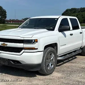 2018 Chevrolet Silverado 1500 Crew Cab pickup truck