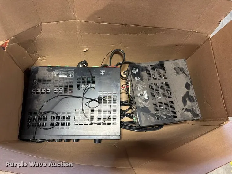 (3) amplifiers