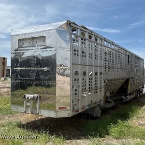 2007 Wilson PSDCL-402BH livestock trailer