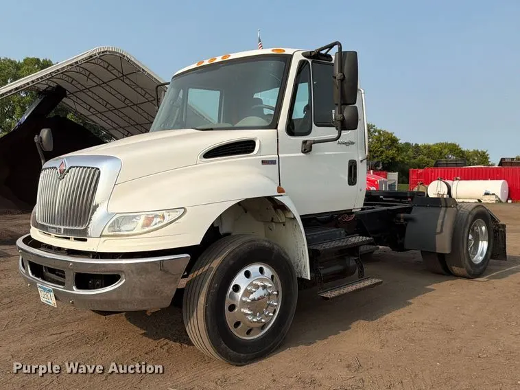 2013 International MA035 semi truck