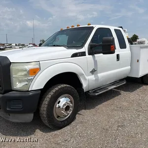2011 Ford F350 Super Duty Ext. Cab utility bed pickup truck