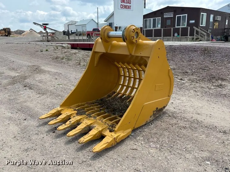 Bedrock 349 excavator rock bucket