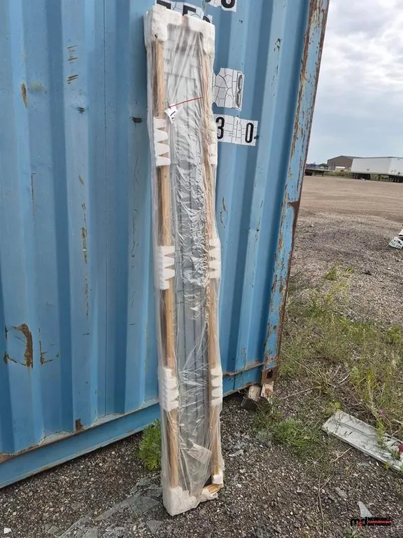 Approx. 10" x 81" Window Insert
UNRESERVED