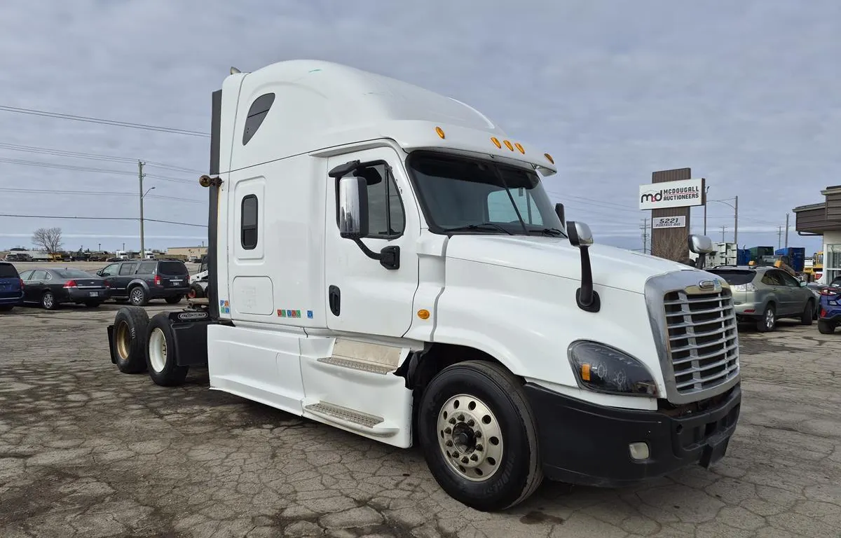 2014 Freightliner Cascadia T/A Semi Truck
UNRESERVED