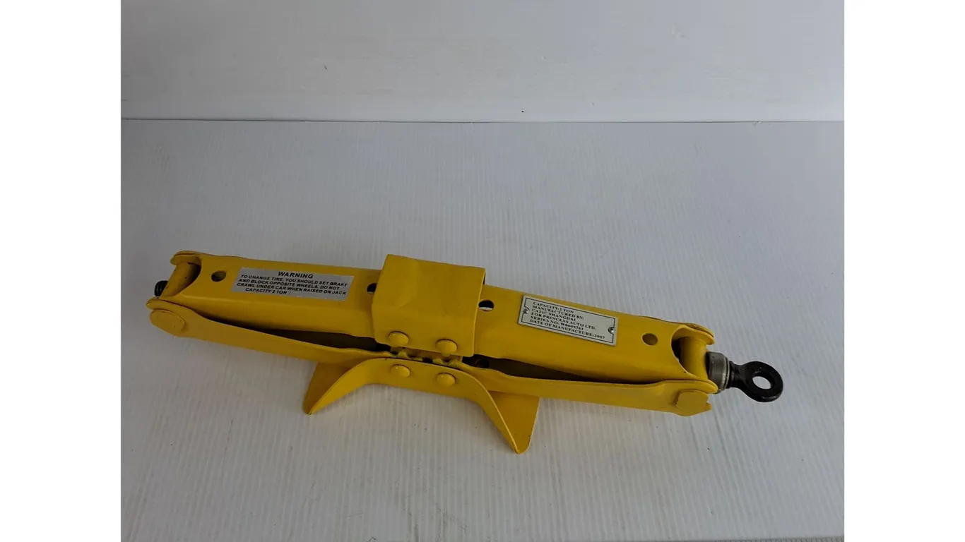 2 Ton Scissor Jack Min Height 4 1/4" Max Height 13.5", Pickup Only