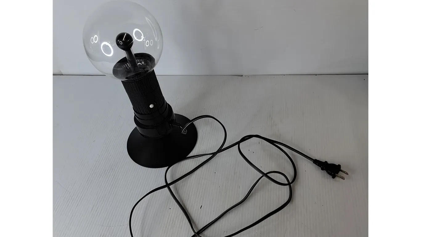 Plasma Globe Lamp 12"- Powers On