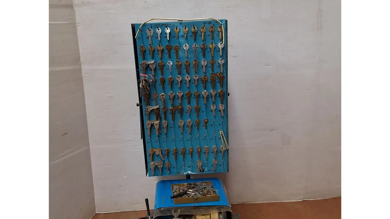 *Curtis Key Cutting Machine 14"x13"x36"( as is)