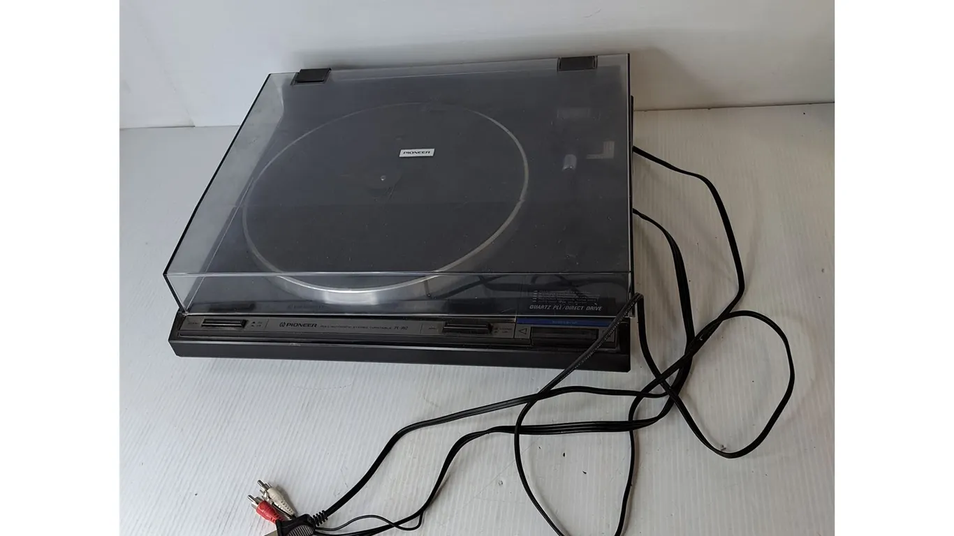 Pioneer PL - 960 Full Automatic Direct Drive Turntable- Powers On, Needlehead Loose, Can't Ship