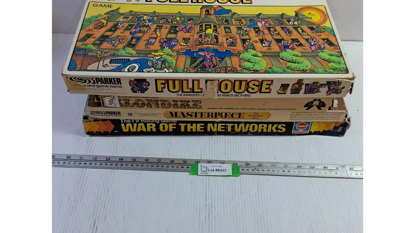 (4) Boardgames - Masterpiece Auction, Full House, Klondike, War of the Networks