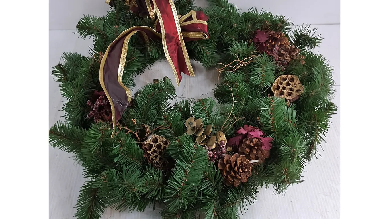 Christmas Wreath - 22" Diameter