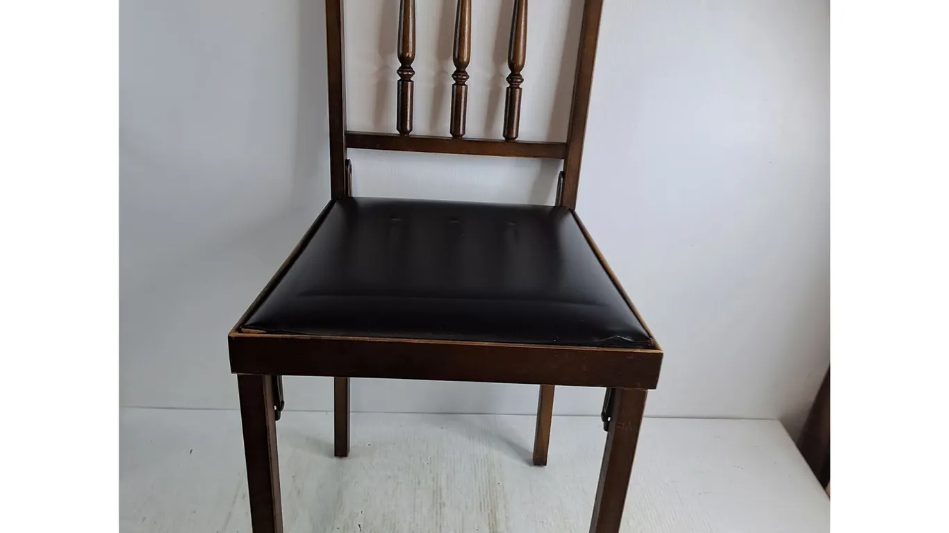 Leg-o-Matic Folding Dining Chair