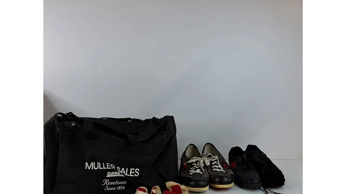 Muller Sales Duffel Bag, Gloves, (2) Asham Mens Shoes (up to 11.5", as is)