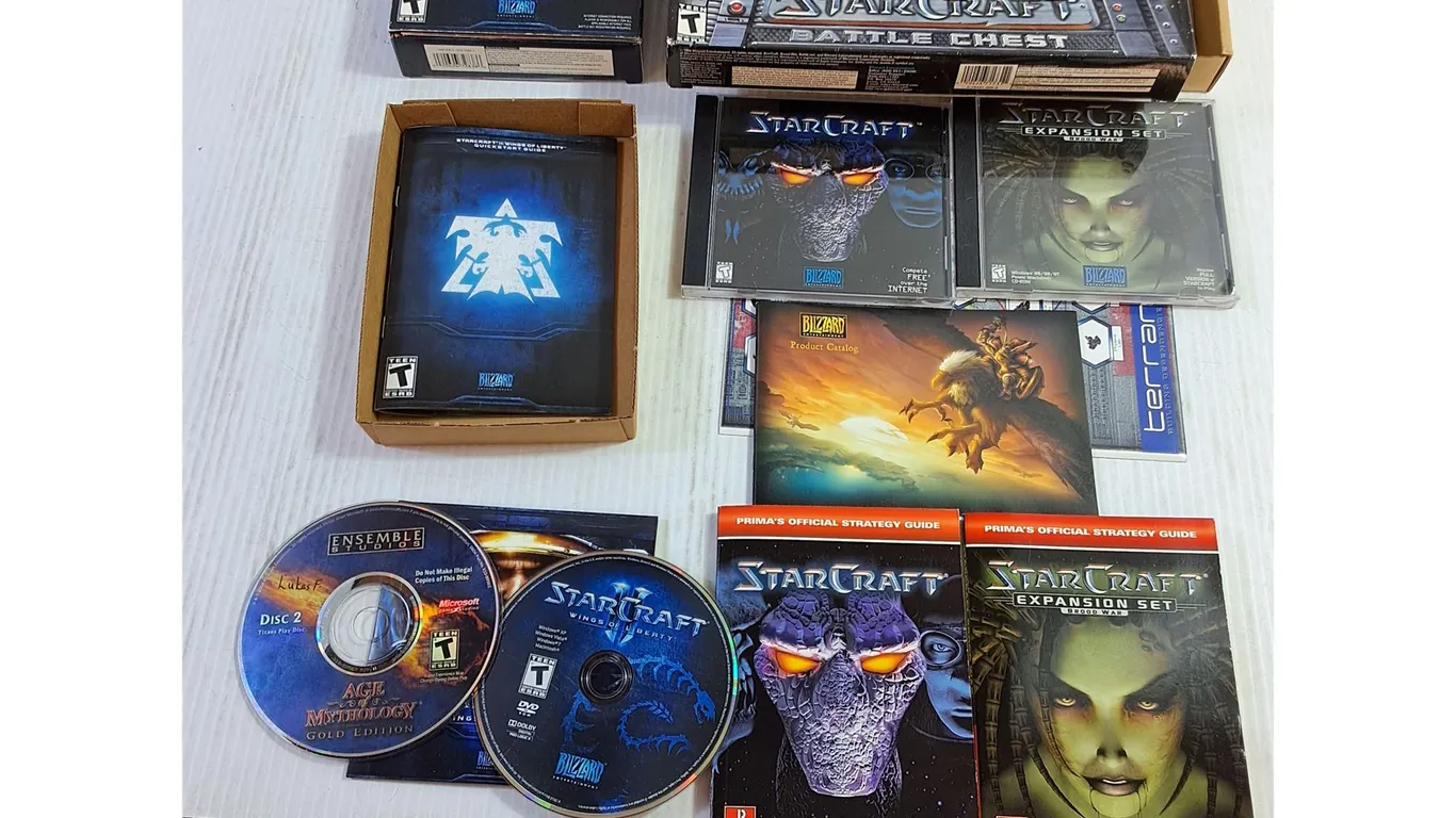 Starcraft Wings of Liberty & Battle Chest Game Set