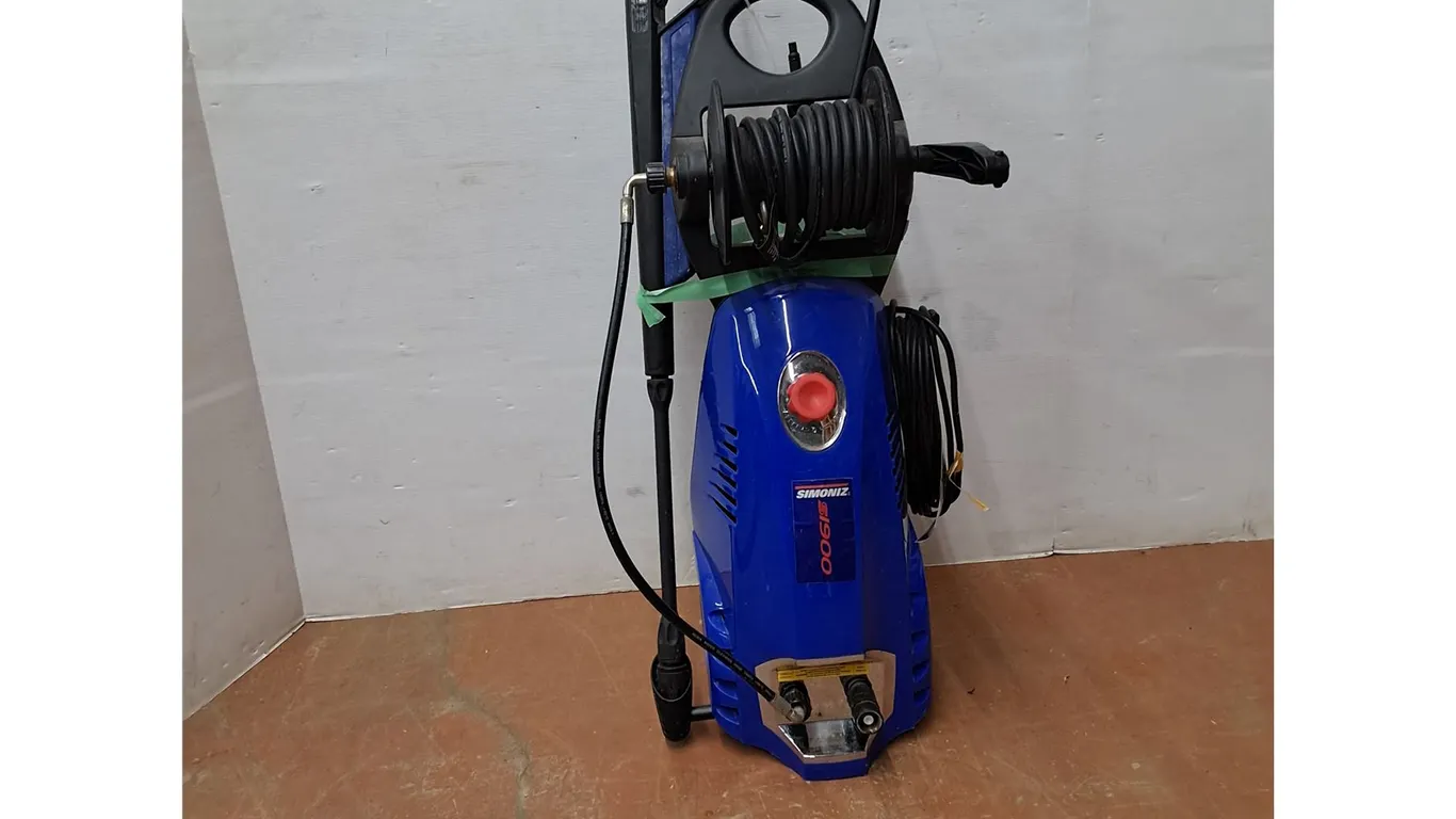 *Simoniz S1900 Electric Pressure Washer 12"x42" (powers on, as is, cannot ship)
