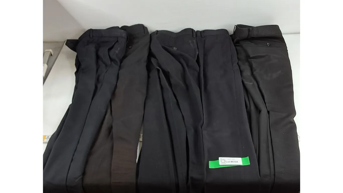 (5) Dress Pants -Size M