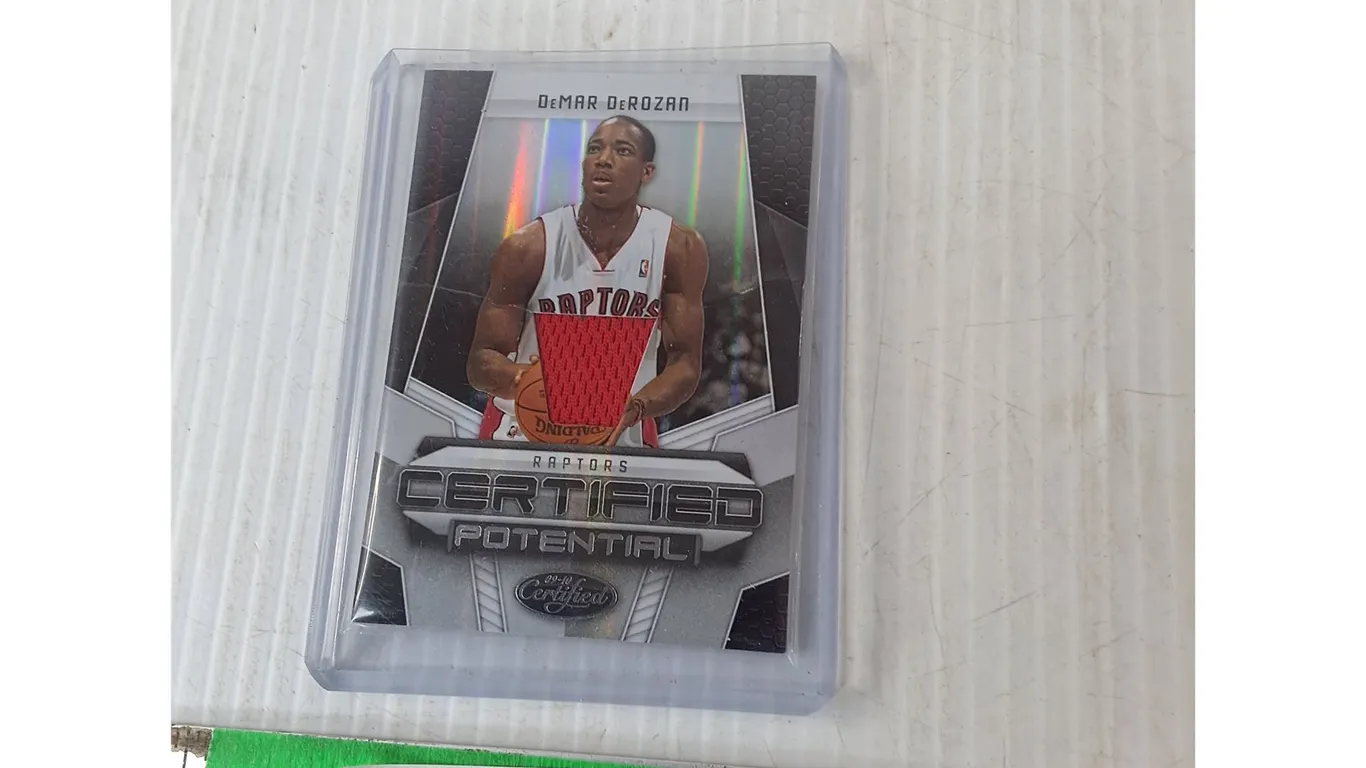 DeMar DeRozan Panini rookie Jersey Card numbered- Can't Authenticate