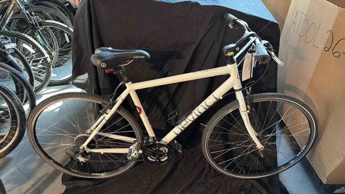 DEVINCI ST-TROPEZ WHITE 24 SPEED ROAD BICYCLE