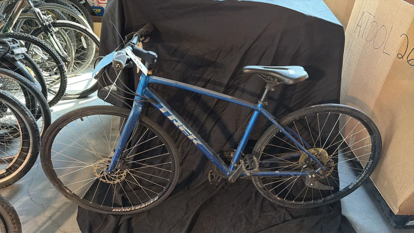 TREK FX2 24 SPEED BLUE ROAD BICYCLE