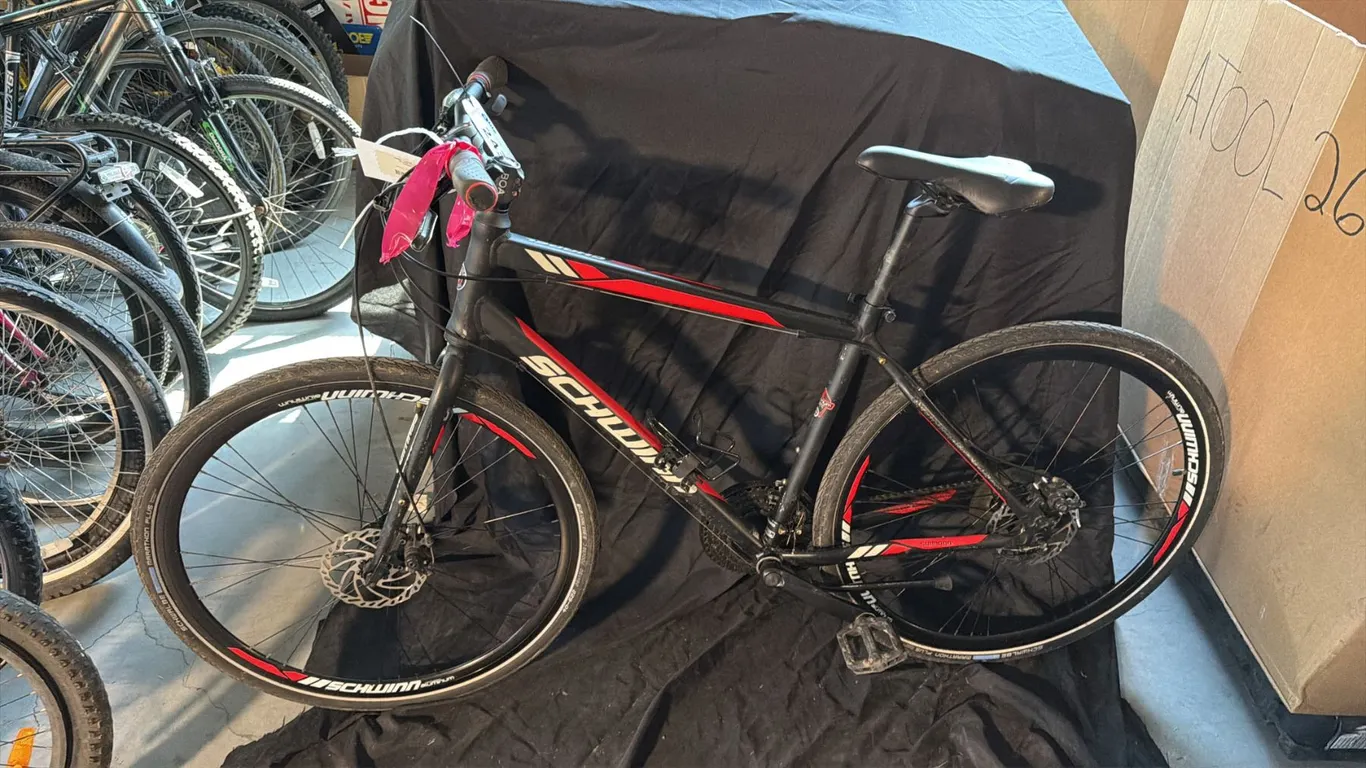 SCHWINN CHAPEL 24 SPEED BLACK HYBRID BICYCLE