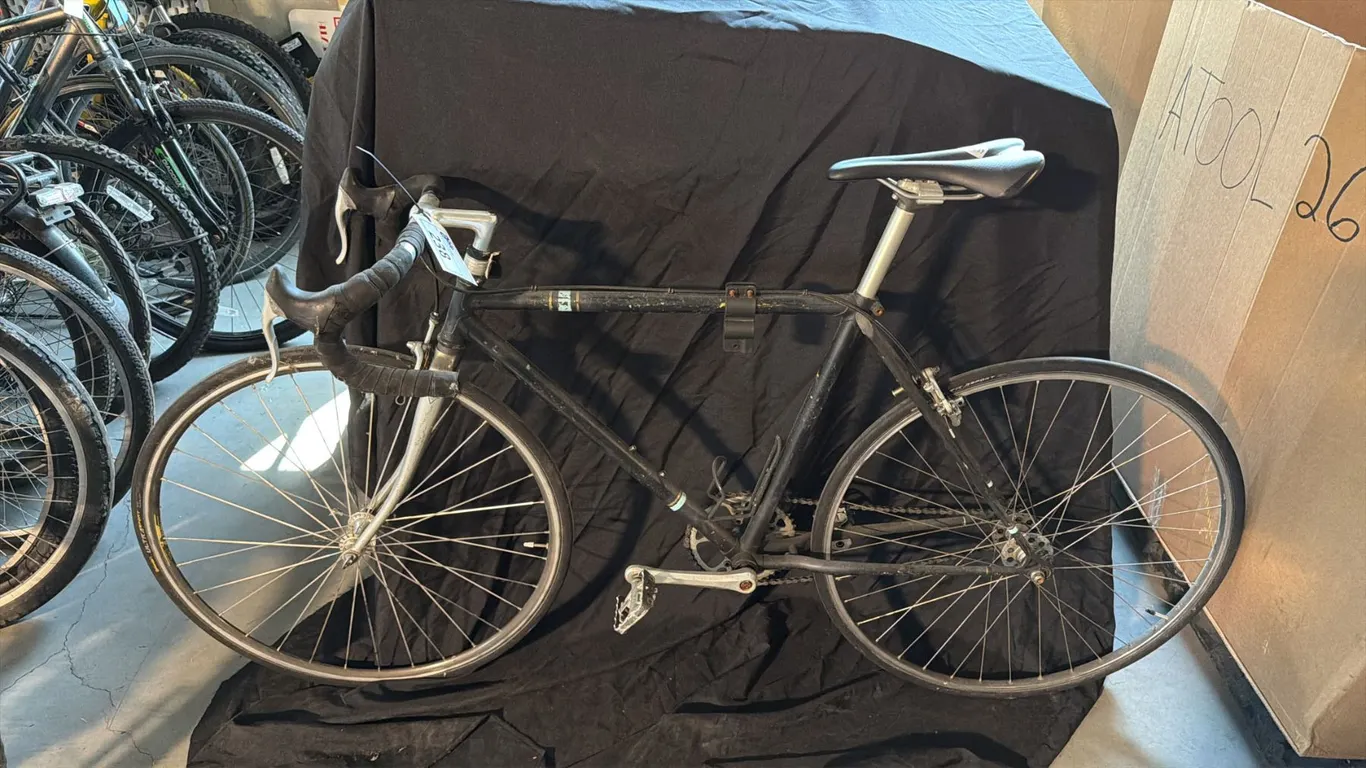 BLACK COMMUTER BICYCLE
