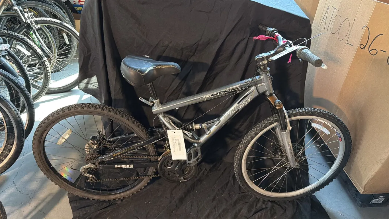 IRONHORSE PHASE 21 SPEED GRAY MOUNTAIN BICYCLE